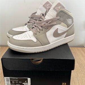 Jordan 1 Mid | Linen | Size 11 | Worn 10x